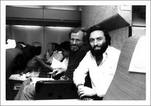 Barry Farrell et Larry Schiller Barry Farrell (à gauche) et Larry Schiller. Une véritable amitié va naître entre les deux journalistes.
