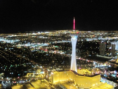 Le Stratosphere de nuit Le Stratosphere de nuit